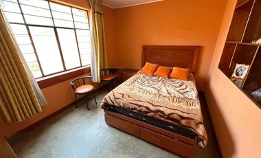 SE VENDE CASA FRENTE AL PARQUE INDIRA GANDHI - ATE