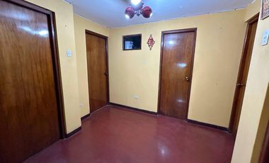 SE VENDE CASA FRENTE AL PARQUE INDIRA GANDHI - ATE