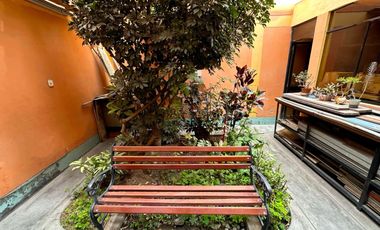 SE VENDE CASA FRENTE AL PARQUE INDIRA GANDHI - ATE