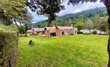 Bella Casa Campestre rodeada por montañas en La Calera a 25 minutos de Bogotá