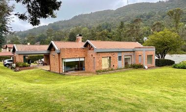 Bella Casa Campestre rodeada por montañas en La Calera a 25 minutos de Bogotá