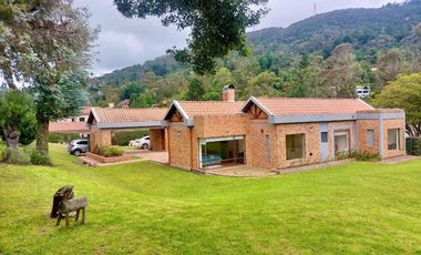 Bella Casa Campestre rodeada por montañas en La Calera a 25 minutos de Bogotá