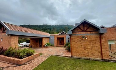 Bella Casa Campestre rodeada por montañas en La Calera a 25 minutos de Bogotá