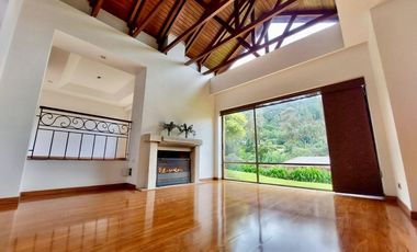 Bella Casa Campestre rodeada por montañas en La Calera a 25 minutos de Bogotá