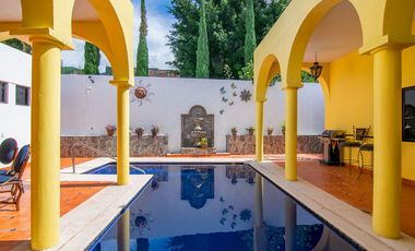 Espectacular casa en el corazon de Ajijic!