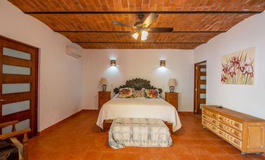 Espectacular casa en el corazon de Ajijic!