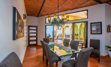 Espectacular casa en el corazon de Ajijic!