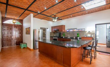 Espectacular casa en el corazon de Ajijic!