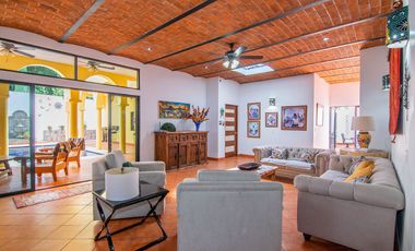 Espectacular casa en el corazon de Ajijic!