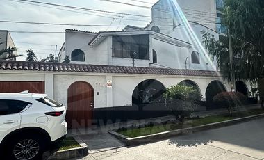 VENTA DE CASA - INVERSION - MONTERRICO SURCO