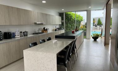 VENDO PRECIOSA Y MODERNA CASA EN LA ENCANTADA DE VILLA