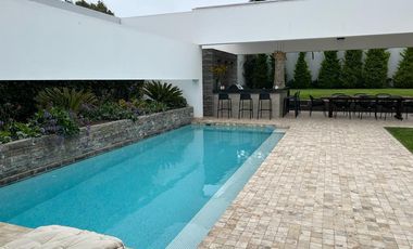 VENDO PRECIOSA Y MODERNA CASA EN LA ENCANTADA DE VILLA