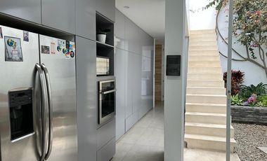 VENDO PRECIOSA Y MODERNA CASA EN LA ENCANTADA DE VILLA