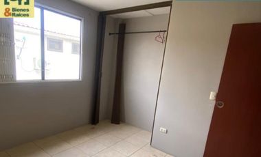 ALQUILO      CASA VILLA CLUB    (Etapa Floral)