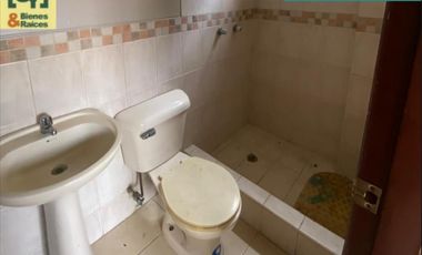 ALQUILO      CASA VILLA CLUB    (Etapa Floral)