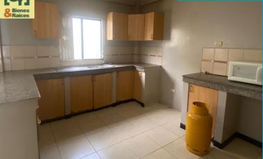 ALQUILO      CASA VILLA CLUB    (Etapa Floral)