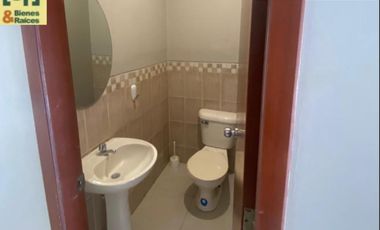 ALQUILO      CASA VILLA CLUB    (Etapa Floral)