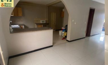 ALQUILO      CASA VILLA CLUB    (Etapa Floral)