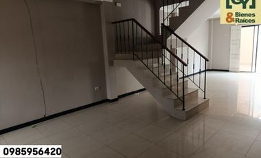 ALQUILO      CASA VILLA CLUB    (Etapa Floral)