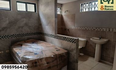 ALQUILO      CASA VILLA CLUB    (Etapa Floral)