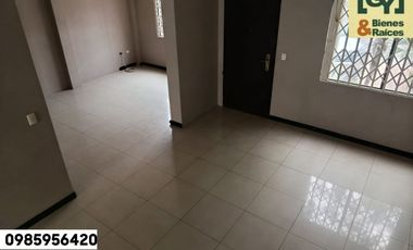 ALQUILO      CASA VILLA CLUB    (Etapa Floral)