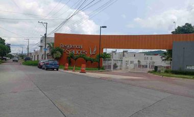 Casa de 2 niveles 2 recamaras. Residencial los Sauces Morelos