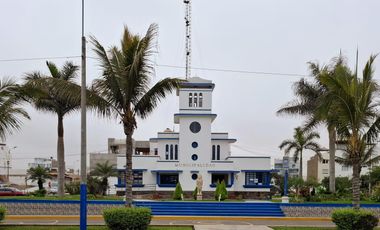 OCASION DE CASA COMO TERRENO EN SAN BARTOLO/ DOCUMENTOS EN REGLA/ PARA CASA DE FAMILIA O NEGOCIO/ PARAMETROS 5 PISOS/AT 312M2/ESPALDAS DEL MALECÓN