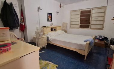 OCASION DE CASA COMO TERRENO EN SAN BARTOLO/ DOCUMENTOS EN REGLA/ PARA CASA DE FAMILIA O NEGOCIO/ PARAMETROS 5 PISOS/AT 312M2/ESPALDAS DEL MALECÓN