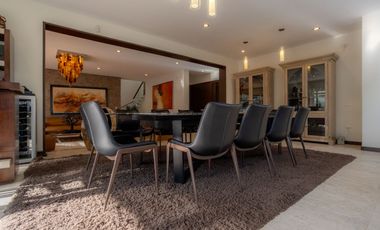 Residencia en Venta con jardín y alberca en Zavaleta