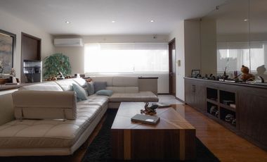 Residencia en Venta con jardín y alberca en Zavaleta