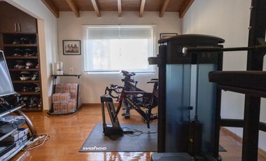 Residencia en Venta con jardín y alberca en Zavaleta