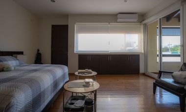 Residencia en Venta con jardín y alberca en Zavaleta