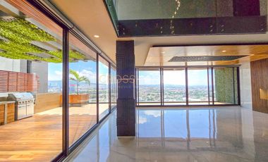 Exclusivo Penthouse de lujo EN RENTA con doble altura de dos pisos