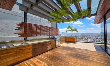 Exclusivo Penthouse de lujo EN RENTA con doble altura de dos pisos