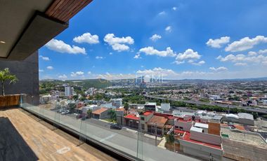 Exclusivo Penthouse de lujo EN RENTA con doble altura de dos pisos