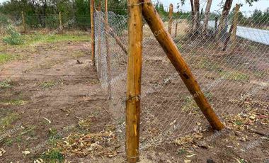 Se vende terreno de 5.000 mt. en Cuaquenes. Santa Elena. Cercano a la Ciudad. Región del Maule. Tiene Rol Propio y se puede hacer su pozo para la toma de agua. Comisión de corretaje de 1.000.000 de pesos.