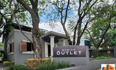 Planta Alta de esta Casa en Renta con espectacular terraza , en Altavista, San Ángel  para Uso Comercial o de Oficinas.