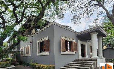 Planta Alta de esta Casa en Renta con espectacular terraza , en Altavista, San Ángel  para Uso Comercial o de Oficinas.