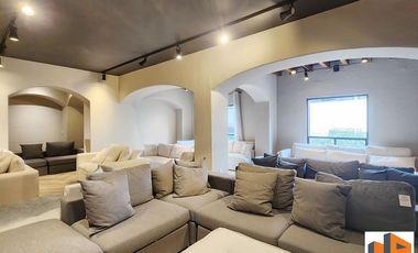 Planta Alta de esta Casa en Renta con espectacular terraza , en Altavista, San Ángel  para Uso Comercial o de Oficinas.