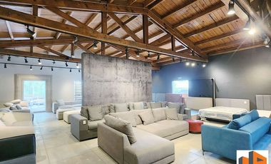 Planta Alta de esta Casa en Renta con espectacular terraza , en Altavista, San Ángel  para Uso Comercial o de Oficinas.