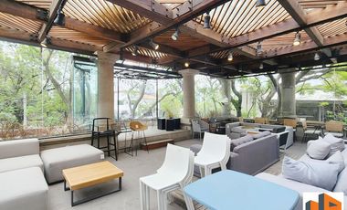 Planta Alta de esta Casa en Renta con espectacular terraza , en Altavista, San Ángel  para Uso Comercial o de Oficinas.