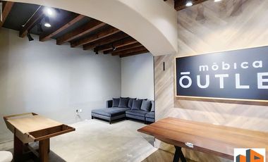 Planta Alta de esta Casa en Renta con espectacular terraza , en Altavista, San Ángel  para Uso Comercial o de Oficinas.