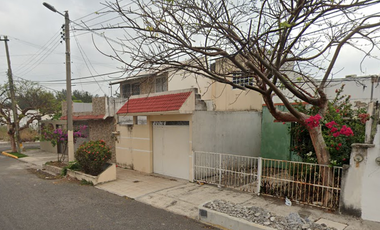 Bonita casa en remate en Los Pinos, Veracruz