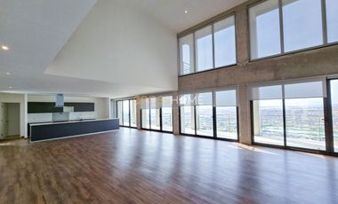 PENTHOUSE DOBLE ALTURA DOS NIVELES EN RENTA en JURIQUILLA, QUERÉTARO.