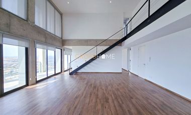 PENTHOUSE DOBLE ALTURA DOS NIVELES EN RENTA en JURIQUILLA, QUERÉTARO.