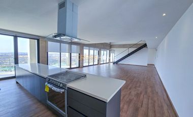 PENTHOUSE DOBLE ALTURA DOS NIVELES EN RENTA en JURIQUILLA, QUERÉTARO.
