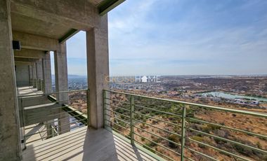 PENTHOUSE DOBLE ALTURA DOS NIVELES EN RENTA en JURIQUILLA, QUERÉTARO.