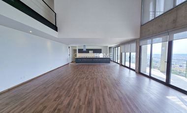 PENTHOUSE DOBLE ALTURA DOS NIVELES EN VENTA en JURIQUILLA, QUERÉTARO.