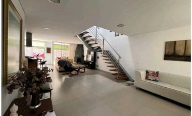 SE VENDE CASA EN EL RETIRO