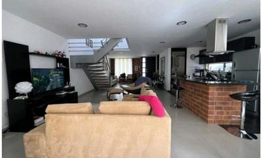 SE VENDE CASA EN EL RETIRO